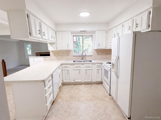 38651 Chartier Street, Harrison Twp, MI 48045