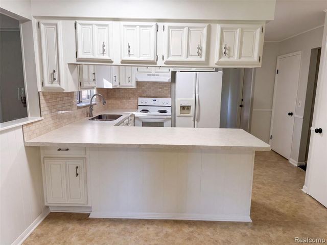 38651 Chartier Street, Harrison Twp, MI 48045