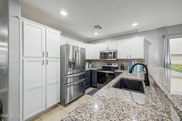 2565 E SOUTHERN Avenue 74, Mesa, AZ 85204