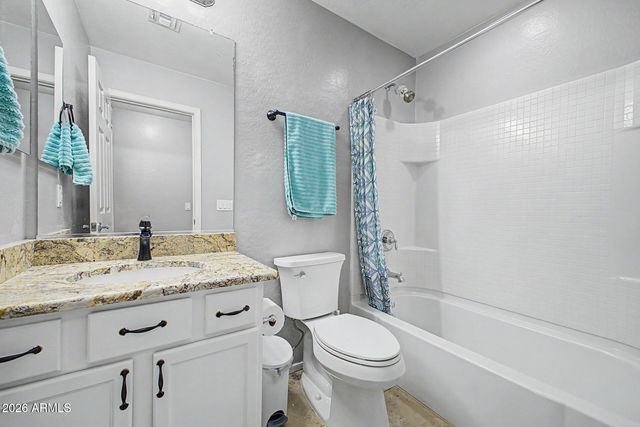 2565 E SOUTHERN Avenue 74, Mesa, AZ 85204