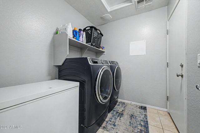 2565 E SOUTHERN Avenue 74, Mesa, AZ 85204