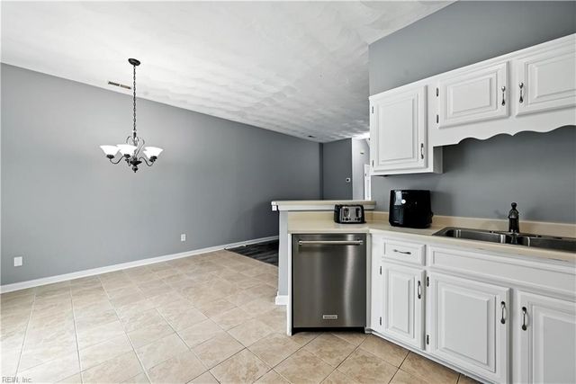 3841 Whitechapel ARCH, Chesapeake, VA 23321