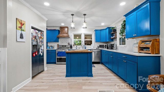 608 W 4th Avenue, Gastonia, NC 28052