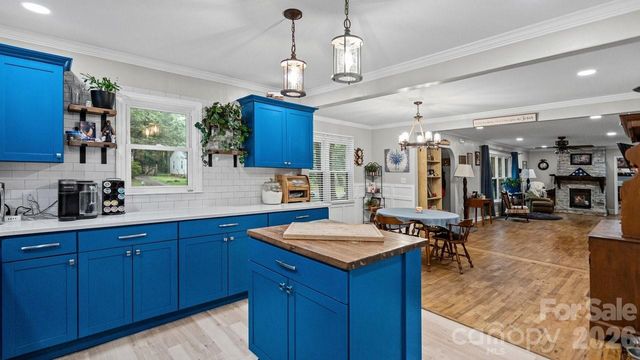 608 W 4th Avenue, Gastonia, NC 28052
