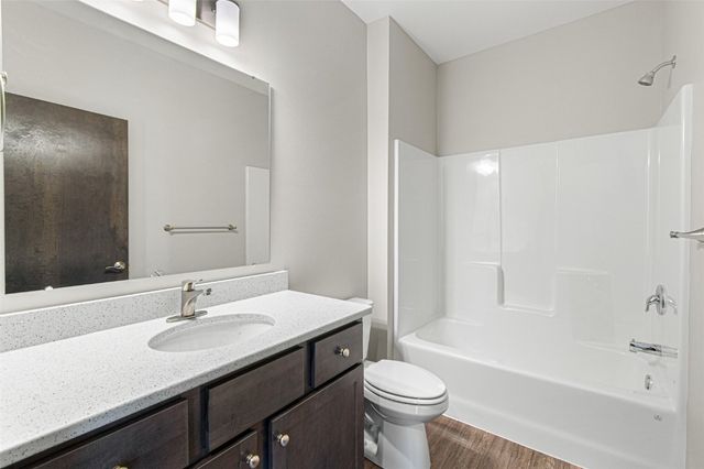 2877 Spring Rose Circle 305, Coralville, IA 52241