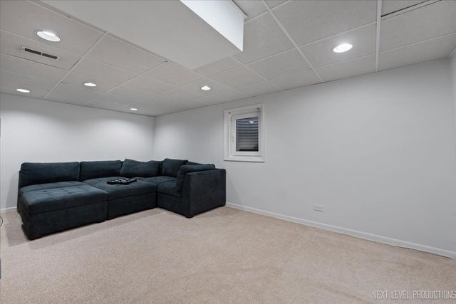 292 SHADOWBEND Drive 292, Wheeling, IL 60090