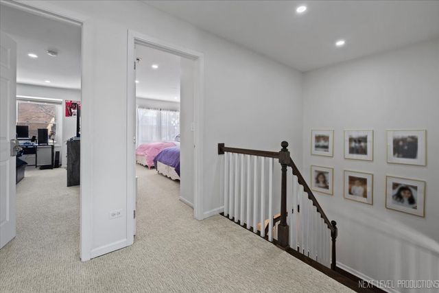 292 SHADOWBEND Drive 292, Wheeling, IL 60090