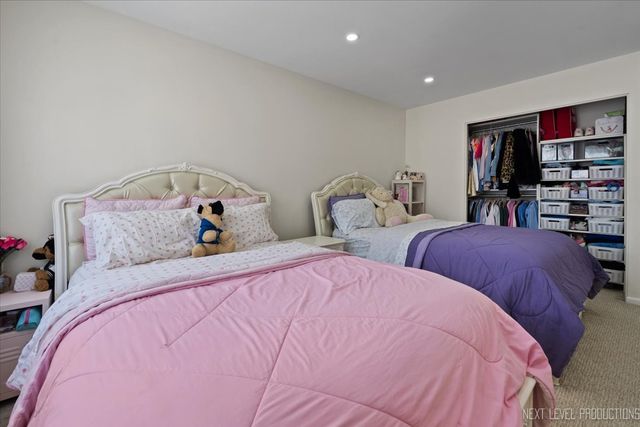 292 SHADOWBEND Drive 292, Wheeling, IL 60090