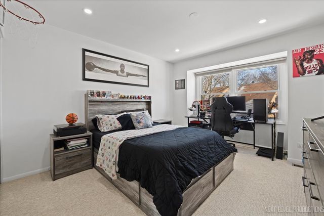 292 SHADOWBEND Drive 292, Wheeling, IL 60090