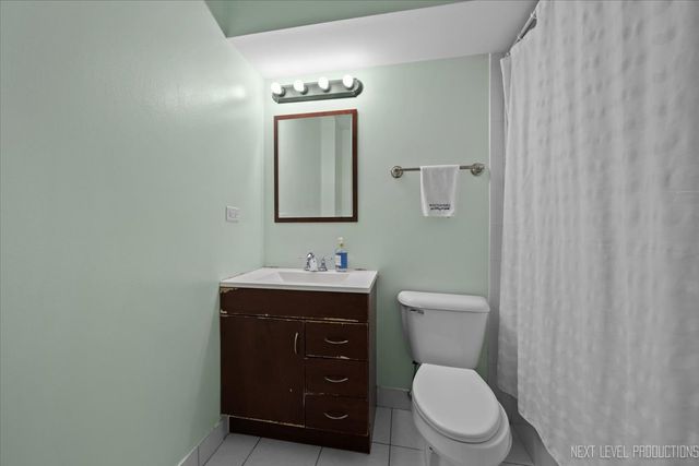 292 SHADOWBEND Drive 292, Wheeling, IL 60090