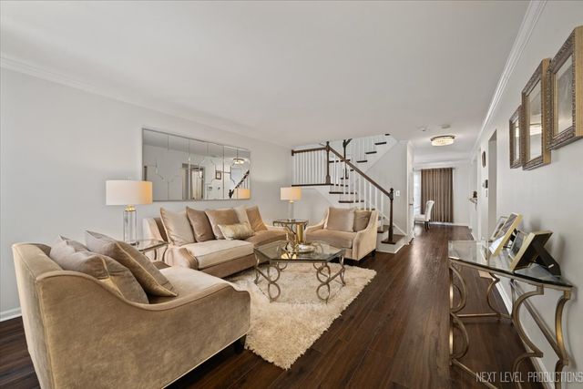 292 SHADOWBEND Drive 292, Wheeling, IL 60090