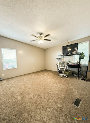 153 Davie Lane, Marion, TX 78124