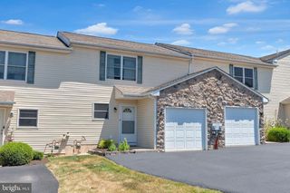 2584 DANIELS LN, Quakertown, PA 18951