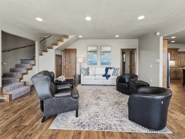 29498 S Timberline Drive, Park Hill, OK 74451