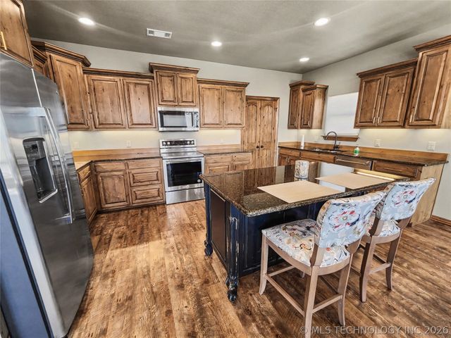 29498 S Timberline Drive, Park Hill, OK 74451