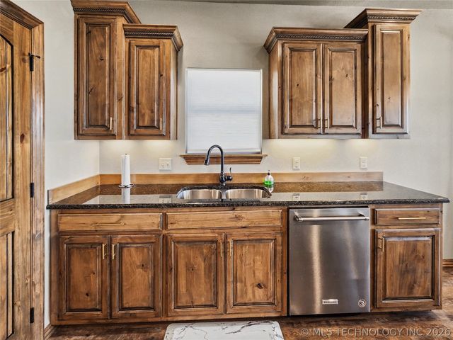 29498 S Timberline Drive, Park Hill, OK 74451