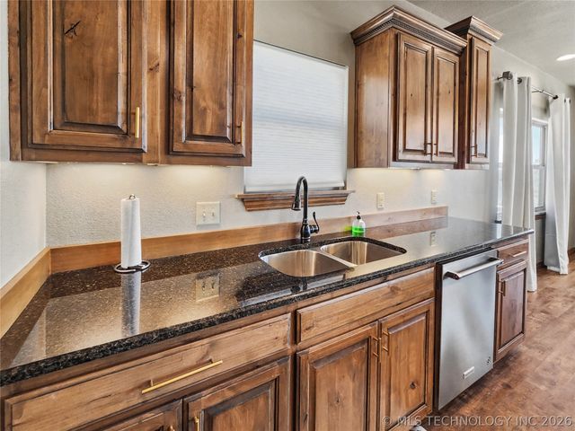 29498 S Timberline Drive, Park Hill, OK 74451