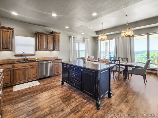 29498 S Timberline Drive, Park Hill, OK 74451