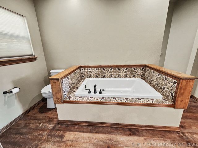 29498 S Timberline Drive, Park Hill, OK 74451