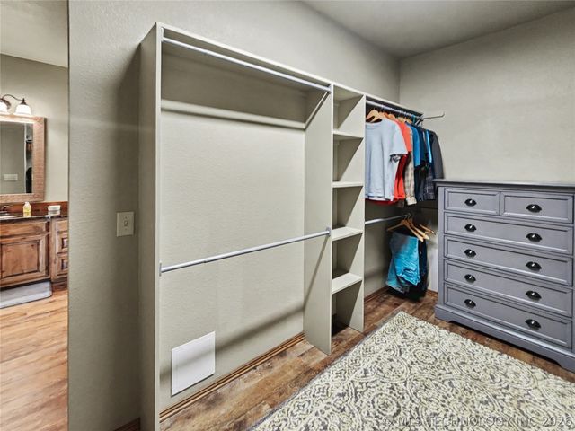 29498 S Timberline Drive, Park Hill, OK 74451