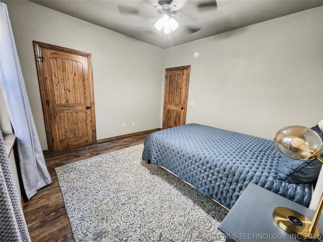 29498 S Timberline Drive, Park Hill, OK 74451