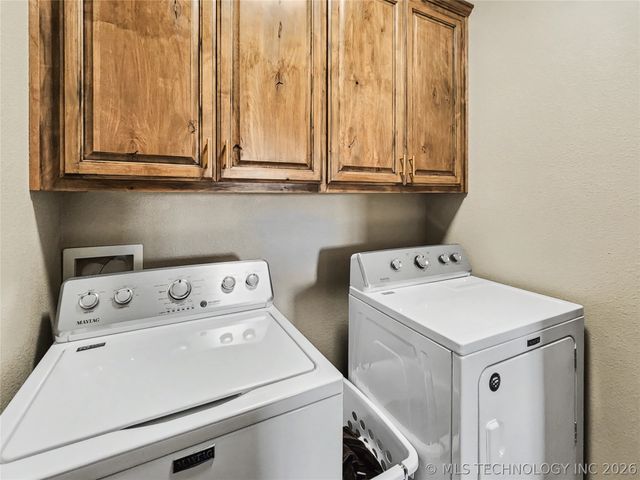 29498 S Timberline Drive, Park Hill, OK 74451