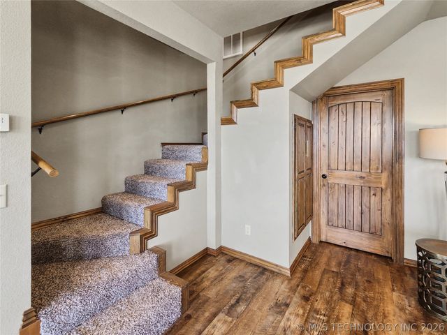 29498 S Timberline Drive, Park Hill, OK 74451