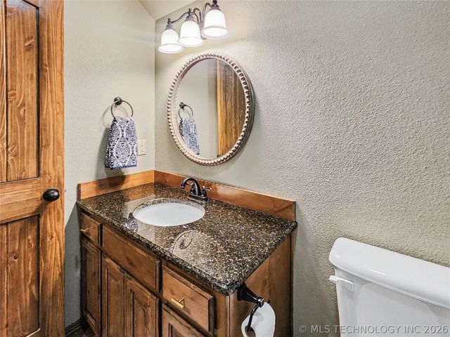 29498 S Timberline Drive, Park Hill, OK 74451