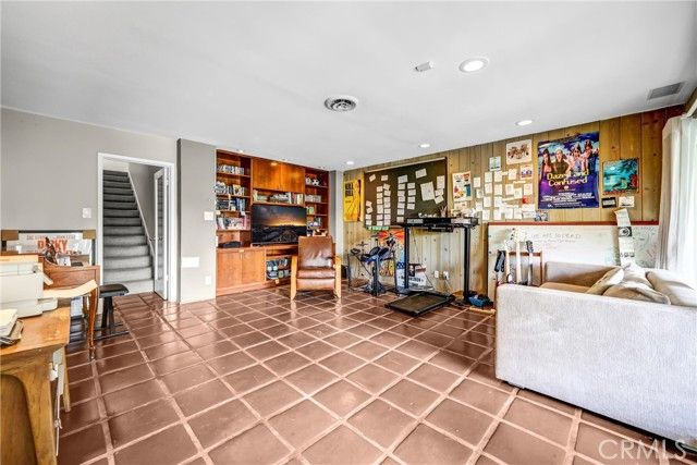 3830 Buena Park Drive, Studio City (los Angeles), CA 91604