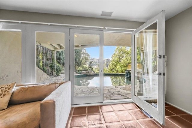 3830 Buena Park Drive, Studio City (los Angeles), CA 91604