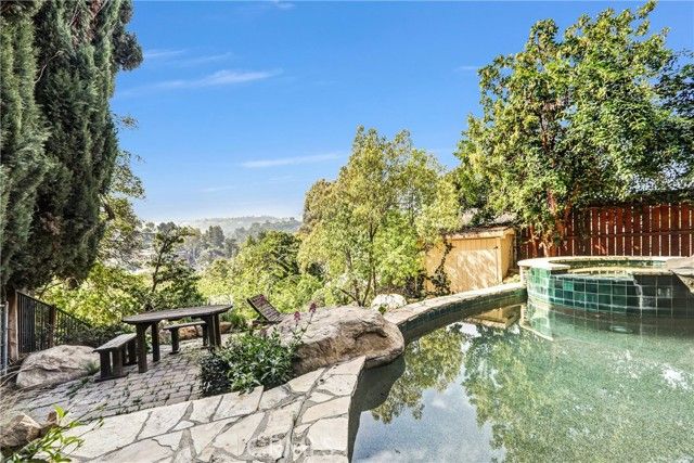 3830 Buena Park Drive, Studio City (los Angeles), CA 91604