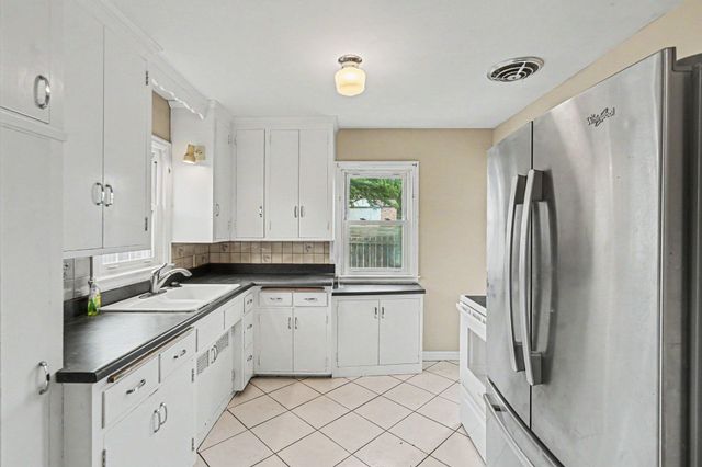 3600 Noble Avenue N, Robbinsdale, MN 55422