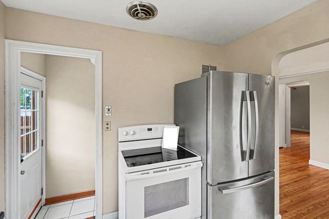 3600 Noble Avenue N, Robbinsdale, MN 55422