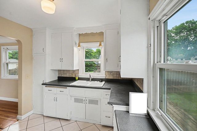 3600 Noble Avenue N, Robbinsdale, MN 55422