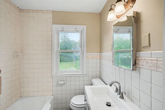 3600 Noble Avenue N, Robbinsdale, MN 55422
