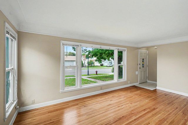 3600 Noble Avenue N, Robbinsdale, MN 55422