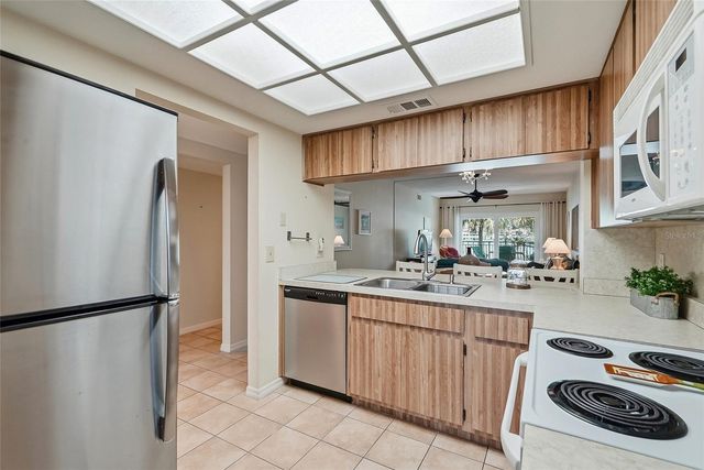 11901 LAGOON LANE 202, Treasure Island, FL 33706