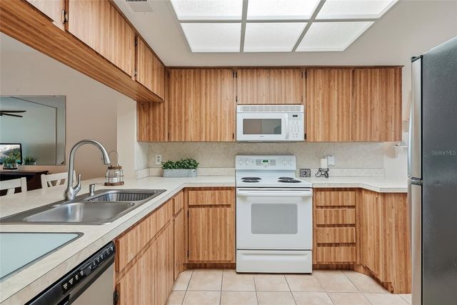 11901 LAGOON LANE 202, Treasure Island, FL 33706