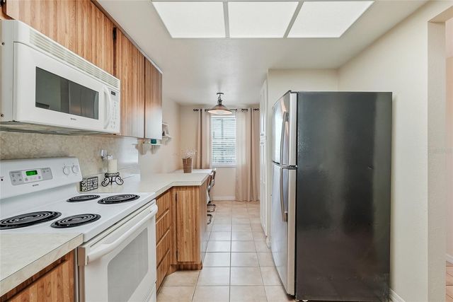 11901 LAGOON LANE 202, Treasure Island, FL 33706