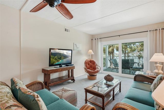 11901 LAGOON LANE 202, Treasure Island, FL 33706