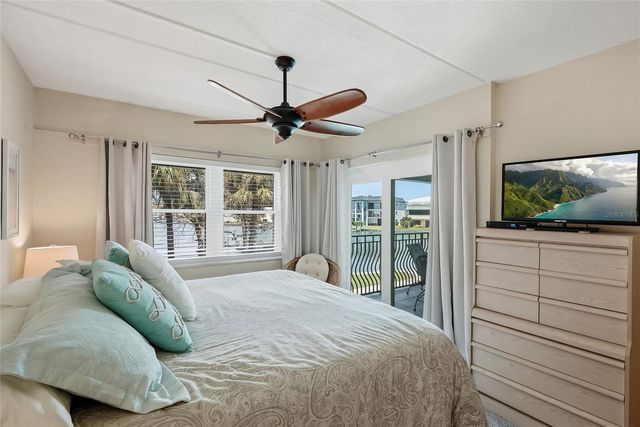 11901 LAGOON LANE 202, Treasure Island, FL 33706