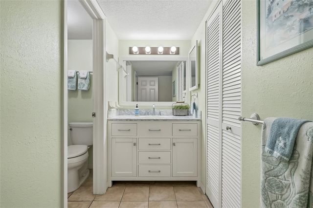 11901 LAGOON LANE 202, Treasure Island, FL 33706