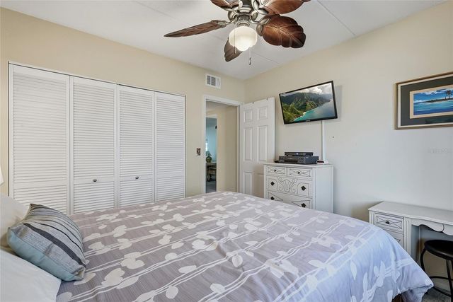 11901 LAGOON LANE 202, Treasure Island, FL 33706