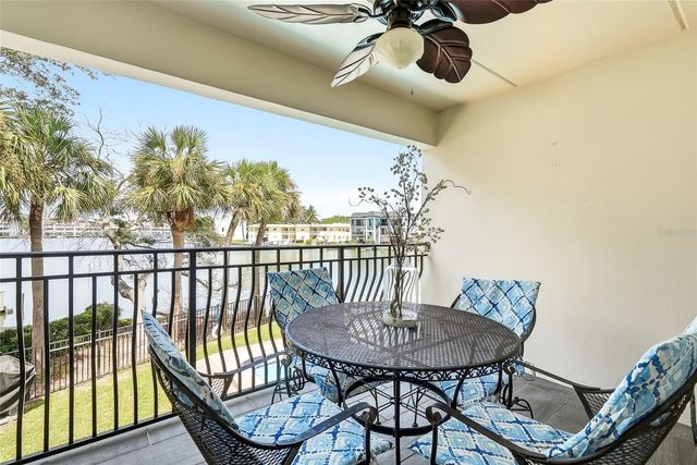 11901 LAGOON LANE 202, Treasure Island, FL 33706