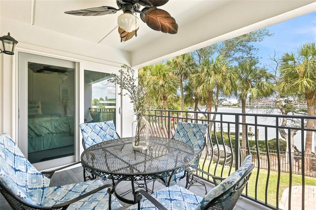 11901 LAGOON LANE 202, Treasure Island, FL 33706