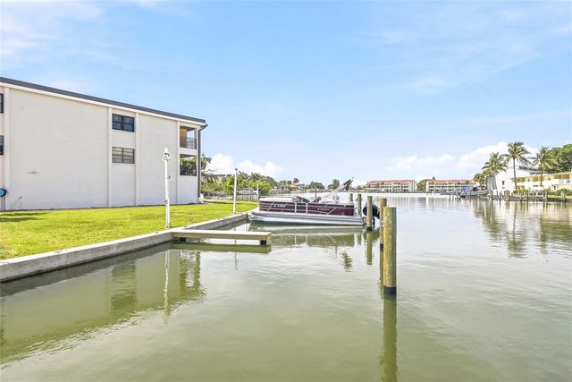 11901 LAGOON LANE 202, Treasure Island, FL 33706
