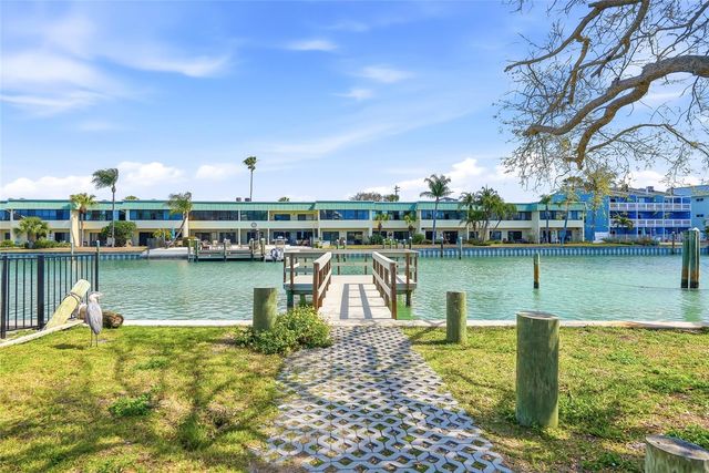 11901 LAGOON LANE 202, Treasure Island, FL 33706