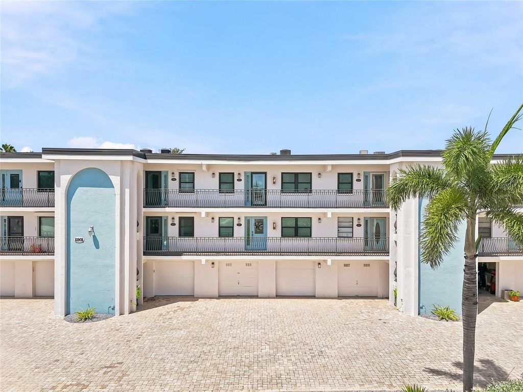 11901 LAGOON LANE 202, Treasure Island, FL 33706
