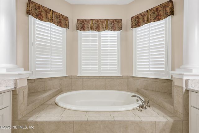 12829 OXFORD CROSSING Drive, Jacksonville, FL 32224