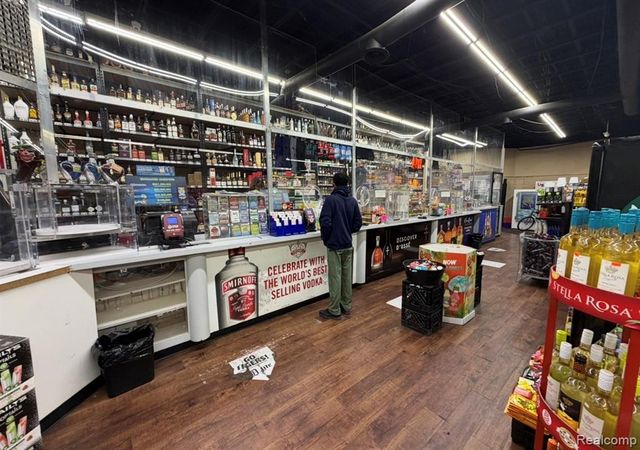 16830 E Warren Avenue, Detroit, MI 48224